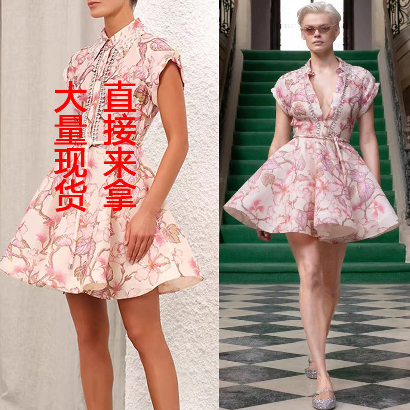 Una gran cantidad de vestido con falda de tiras y flecos de diamantes de imitación de lujo con estampado rosa australiano de estilo de corte de dos colores en stock 