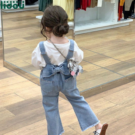 Girl's denim shoulder belt pants set, spring new long sleeved clothes for girls, fashionable jeans two-piece set 0.3kg