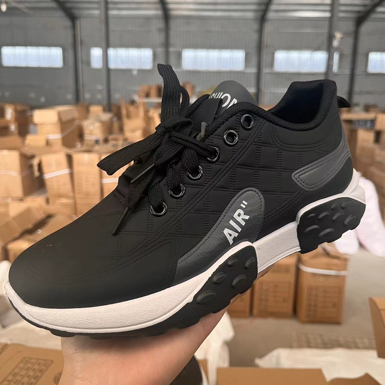 A one-piece hair delivery men's spring and autumn new leather shoes lightweight running casual sports shoes platform running shoes casual