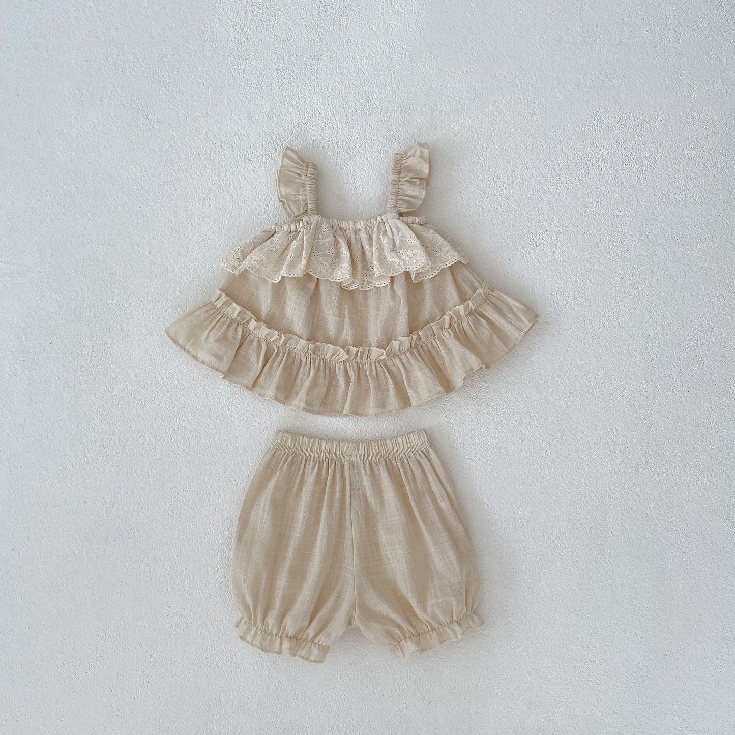 A 2024 Summer New Baby Girl Sweet Little Flying Sleeves Suspended Top+Clear Color Shorts 2-piece Set