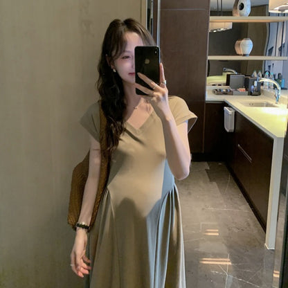 A pregnant women's summer fashion waist and thin V-neck short-sleeved dress 2023 new French temperament high-end dress