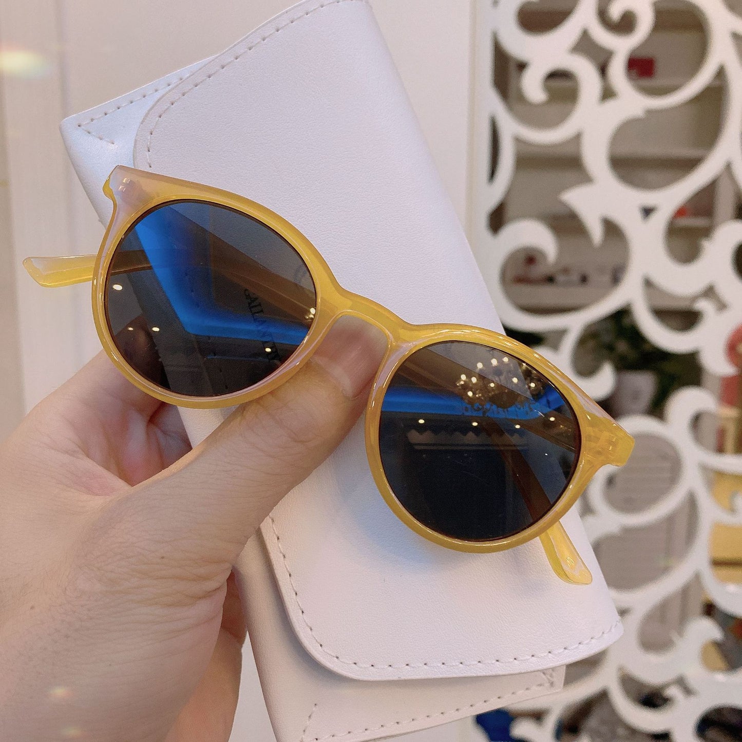 Las nuevas gafas de sol para niños más vendidas de un fabricante, estilo ovalado clásico, gafas de sol para niños y niñas, gafas de sol modernas y resistentes a los rayos UV. 