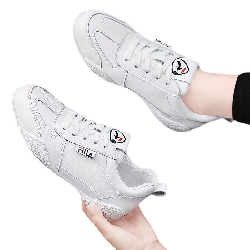 Foreign trade small white shoes, women's shoes with leather surface, sports and leisure flat soles, Korean version, fashionable soft soles, lightweight single shoes, and sports shoes for distribution