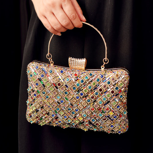 Un popular bolso de cena con incrustaciones de diamantes, un bolso de banquete de alta gama en color, un bolso de diamantes de imitación de moda europea y americana, un bolso de mujer de comercio electrónico transfronterizo 