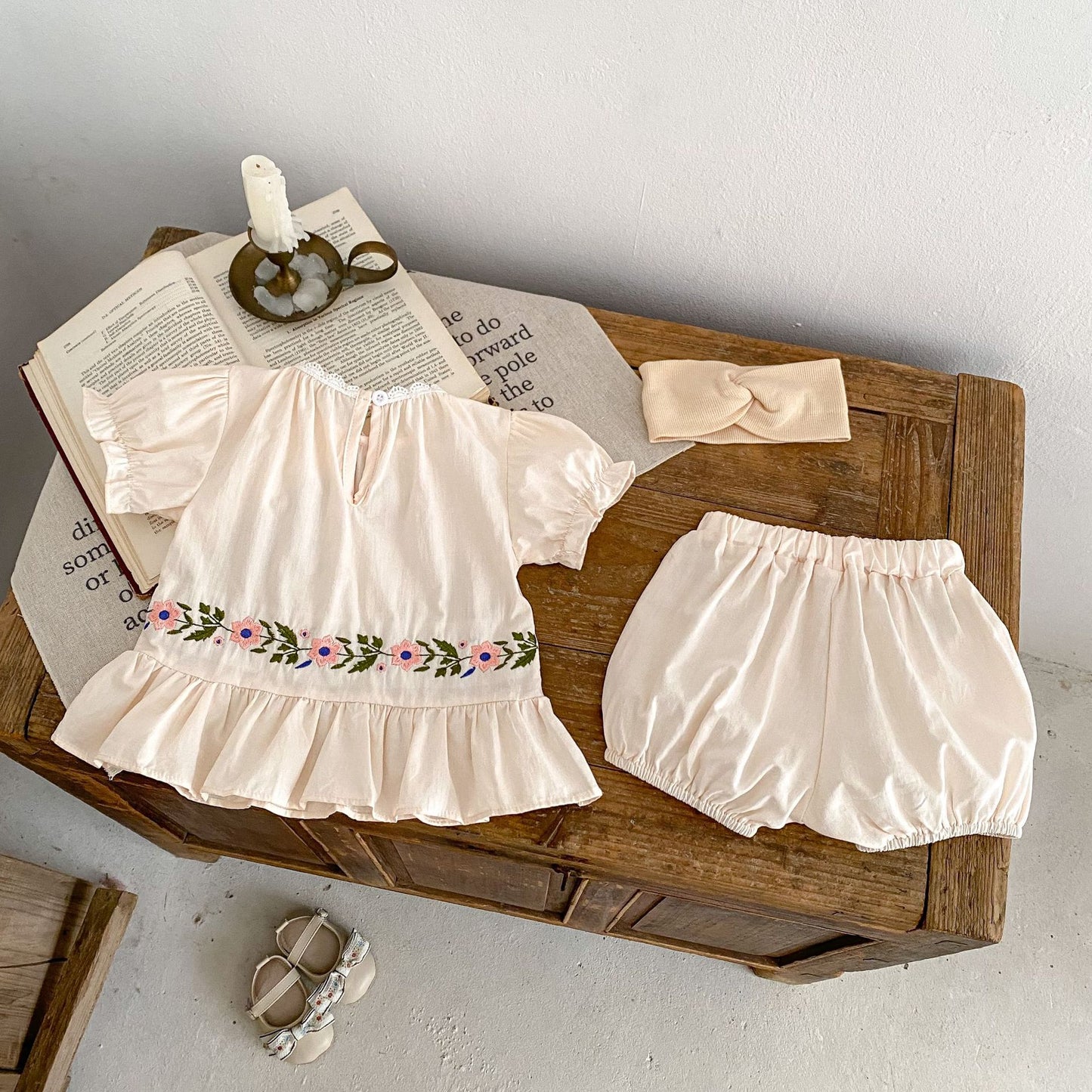 A 2024 Summer Baby Baby Flower Embroidered Round Neck Short Sleeve Shirt+Small Fresh Loose Shorts 2-piece suit