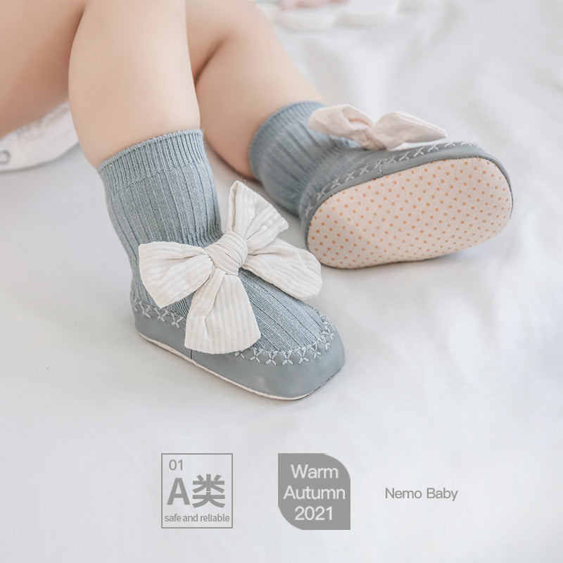 A autumn baby leather sole floor shoes and socks baby socks medium tube anti-drop Korean version bow princess socks toddler socks shoes