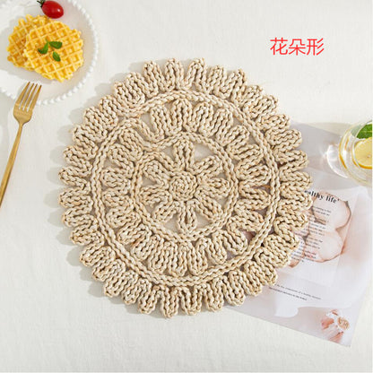 A Japanese-style home natural corn husk handmade straw plus thermal insulation tea mat table mat heat-resistant casserole mat plate cup placemat