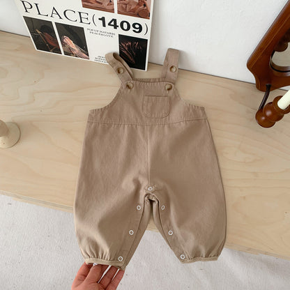 A autumn new Korean version of ins infant pants for boys and girls casual open strap pants shoulder strap can be adjusted.