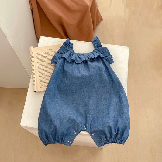 Un traje de gateo corto de mezclilla transpirable de algodón puro para bebé, un mono nuevo de verano para niña dulce y lindo, bolso y nalgas 