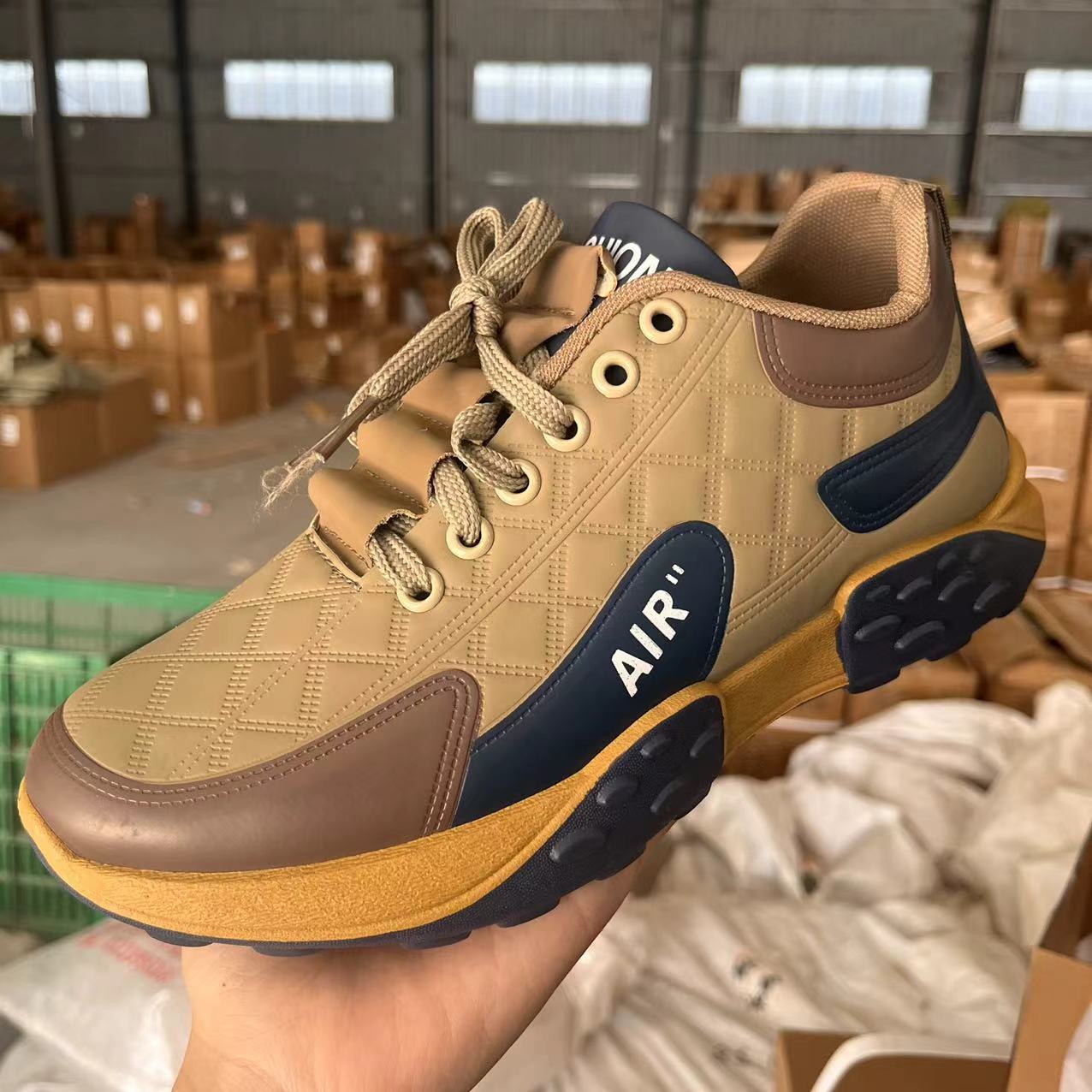 A one-piece hair delivery men's spring and autumn new leather shoes lightweight running casual sports shoes platform running shoes casual