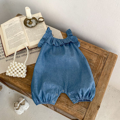 Un traje de gateo corto de mezclilla transpirable de algodón puro para bebé, un mono nuevo de verano para niña dulce y lindo, bolso y nalgas 