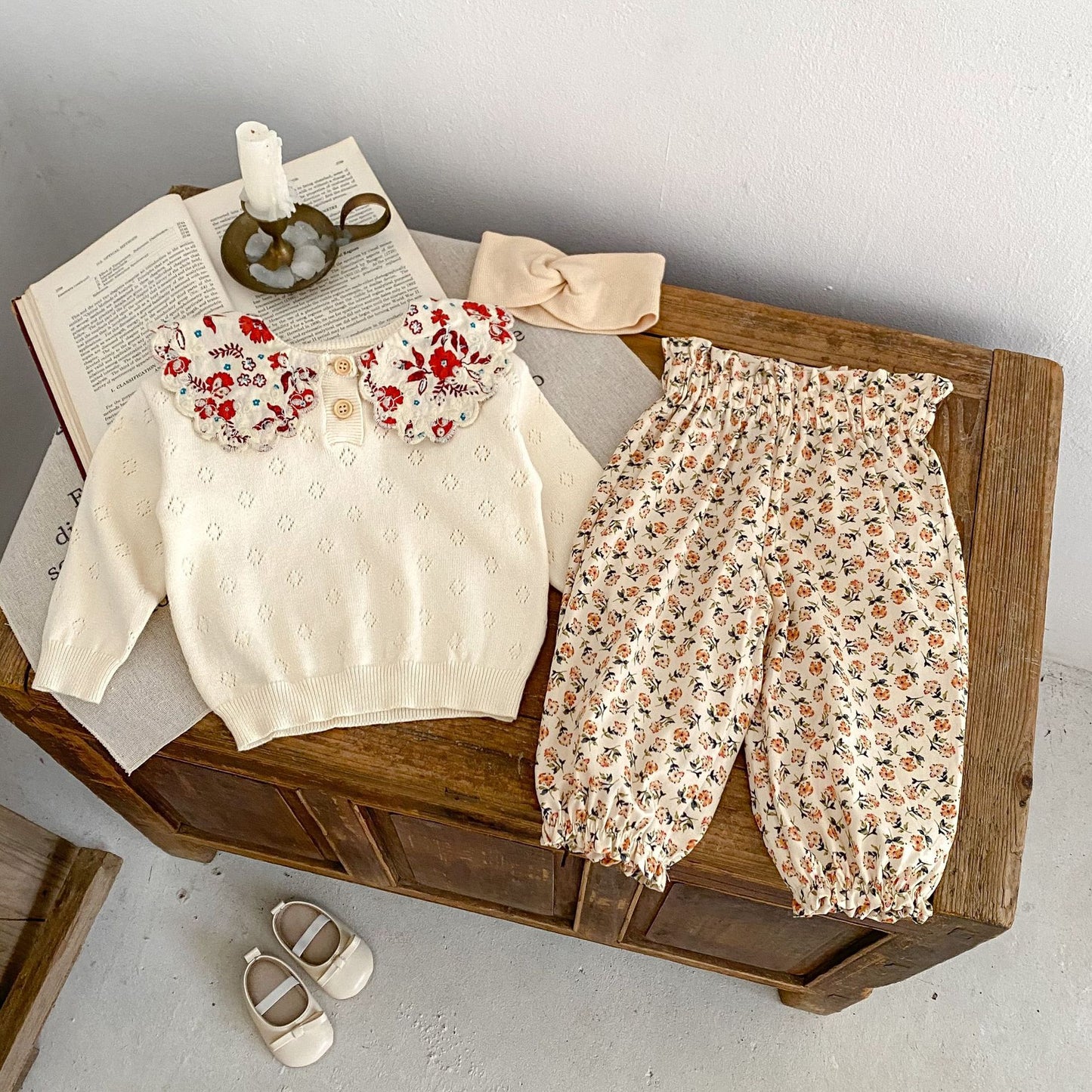 Pantalones para niñas 2024 Verano Nuevos Pantalones para bebés de algodón de clase A con flores pequeñas a prueba de mosquitos Pantalones largos con lazo en los pies Ropa para niños 