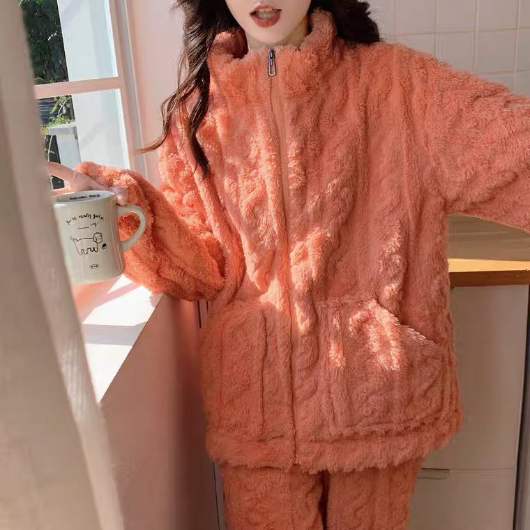 A Coral fleece pajamas winter women's models 2023 new autumn and winter fleece thickened zipper can be worn outside loungewear milk yellow