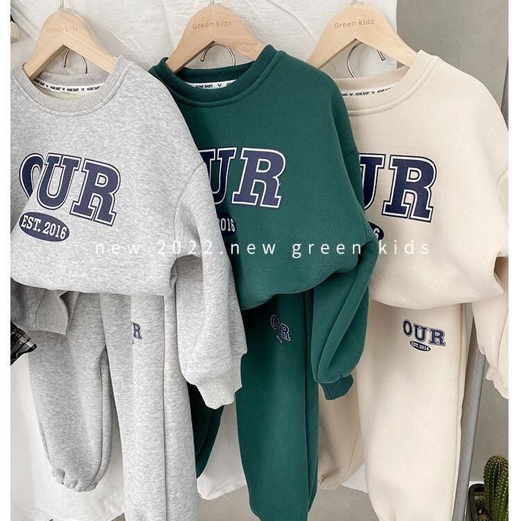 A children's crew neck sweater set Korean version of casual autumn and winter new children's suit long-sleeved letter thick sweater set trend