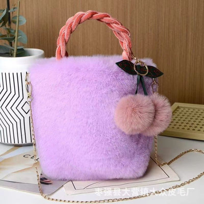 Bolso de mano con forma de conejo de peluche y cerezas, bonito y femenino 