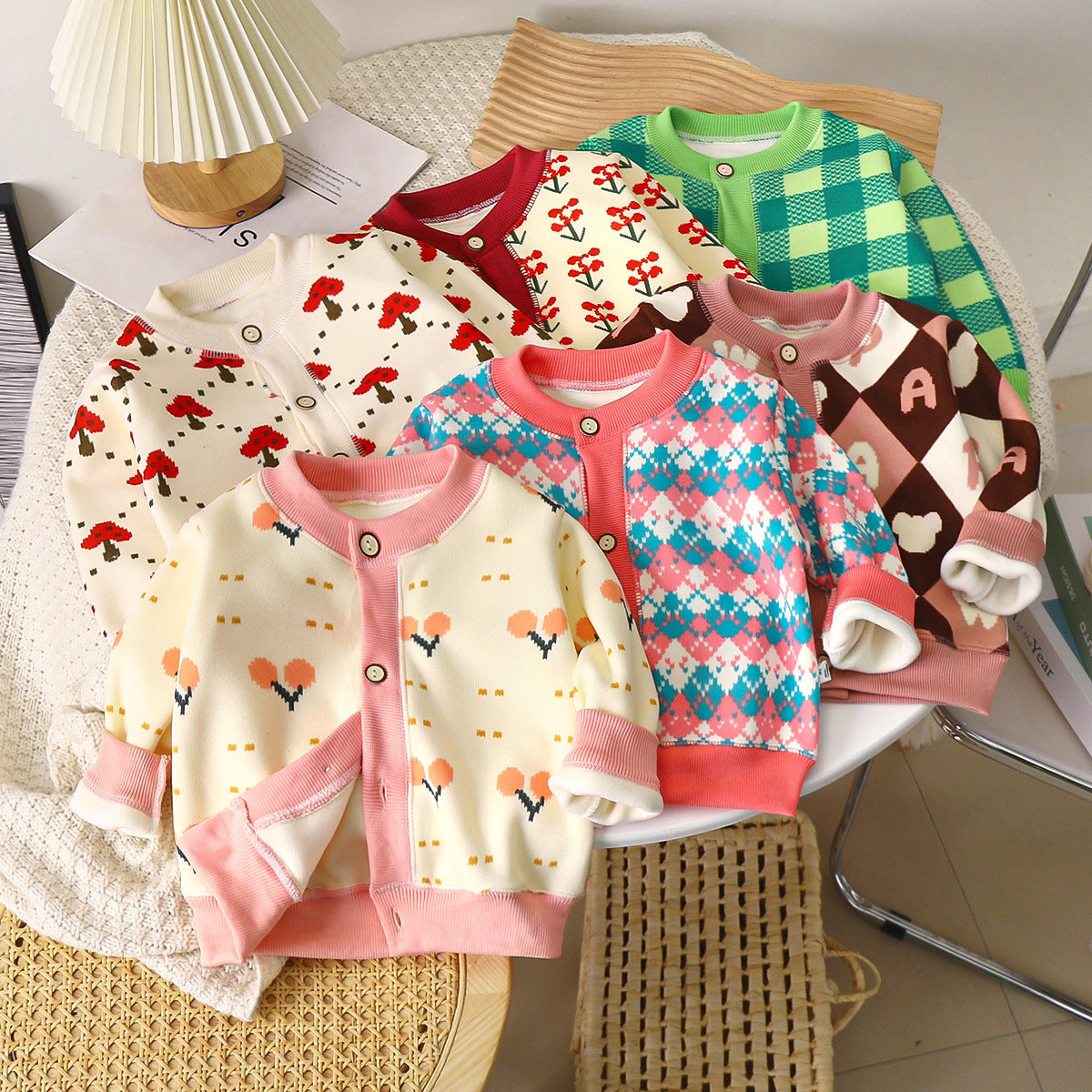 A 2024 autumn and winter new children's versatile knitted jacket boys and girls baby warm cardigan thickened outerwear sweater