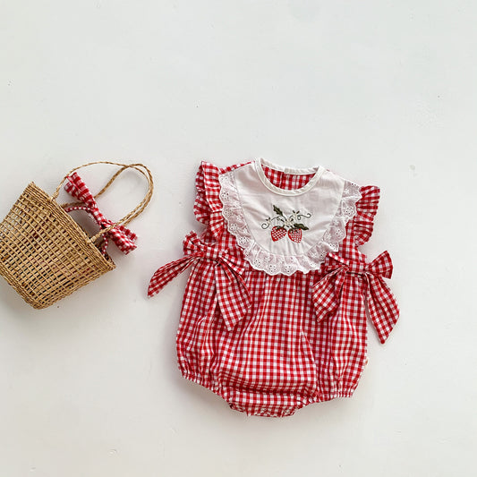 A newborn clothes summer thin girls sleeveless jumpsuit baby Korean version of red plaid triangle bag fart climbing clothes