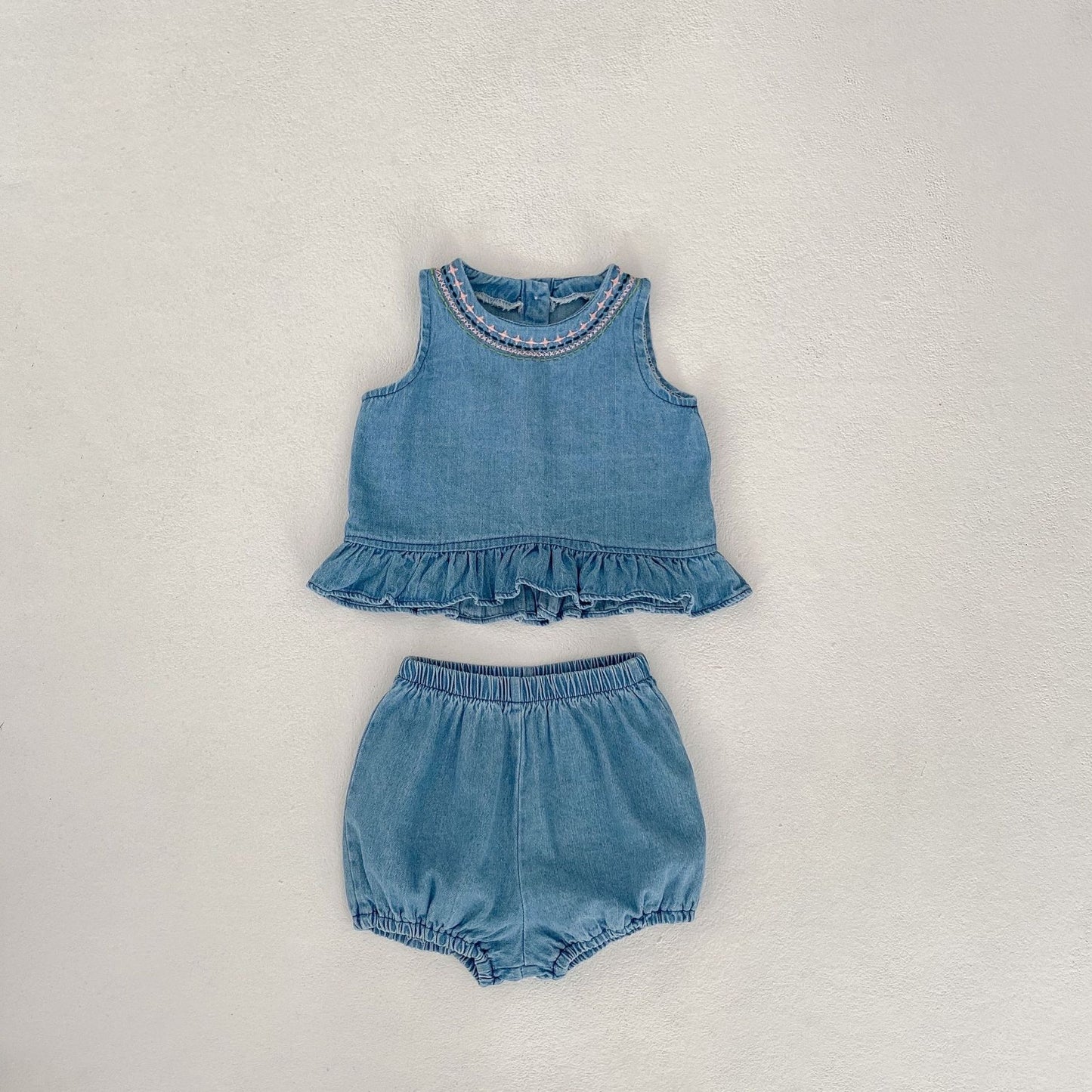 A 2024 Summer Popular Children's Wear Embroidered Soft Denim Cloth Infant and Toddler Girls All Cotton Sweet Sleeveless Set