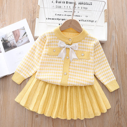 A Korean version of 4-year-old girl's small fragrant sweater cardigan set skirt 5-year-old female treasure foreign style knitted round neck jacket short skirt