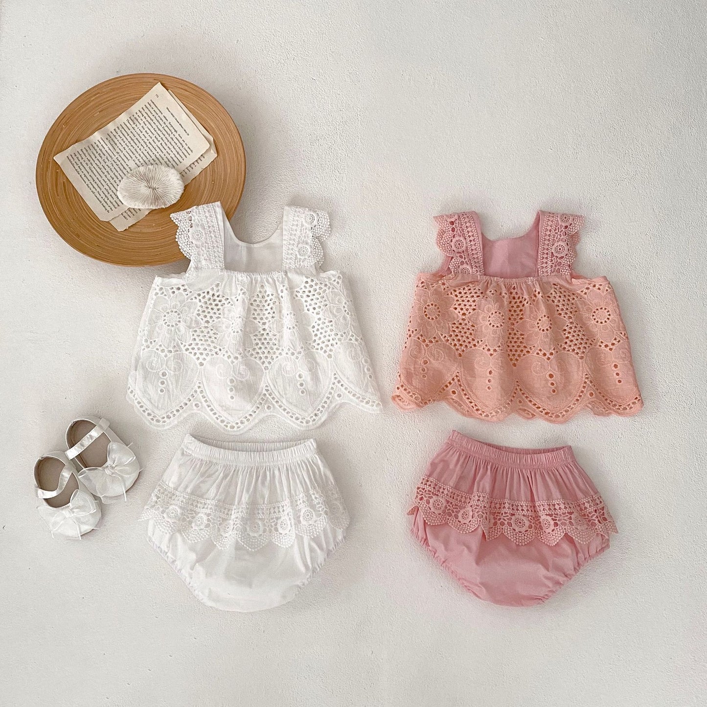 A 2024 Summer infant girl baby round neck sleeveless lace stitching top+pure color bag fart pants 2-piece suit