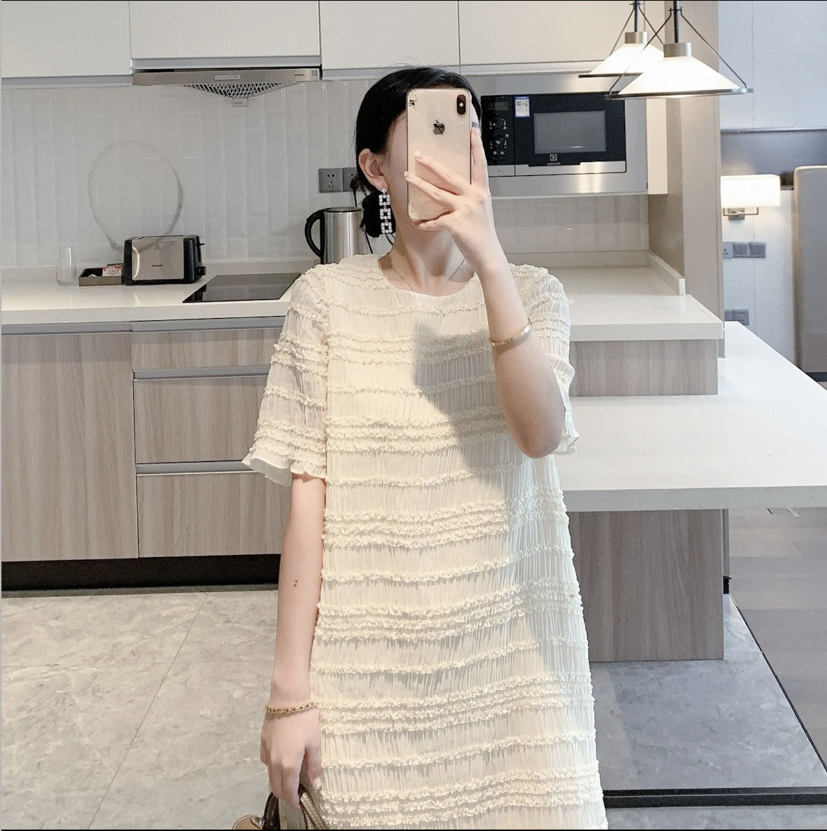 A pregnant women's summer new Korean version of fashion French simple gentle lace pleated medium and long thin dress women's dress