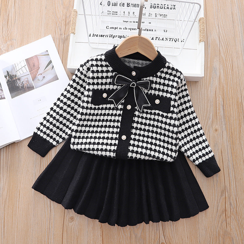 A Korean version of 4-year-old girl's small fragrant sweater cardigan set skirt 5-year-old female treasure foreign style knitted round neck jacket short skirt