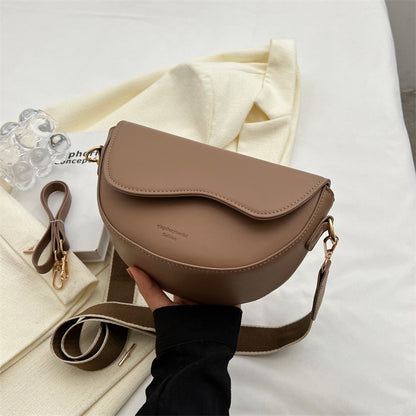 Crossbody bag, fashionable shoulder armpit bag, small square bag 0.3KG