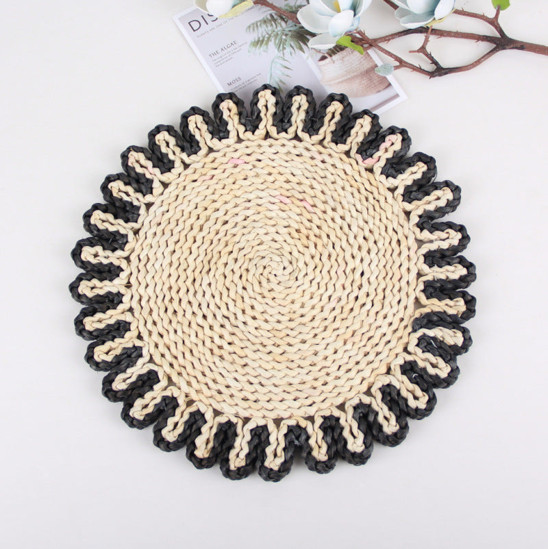 A Japanese-style home natural corn husk handmade straw plus thermal insulation tea mat table mat heat-resistant casserole mat plate cup placemat