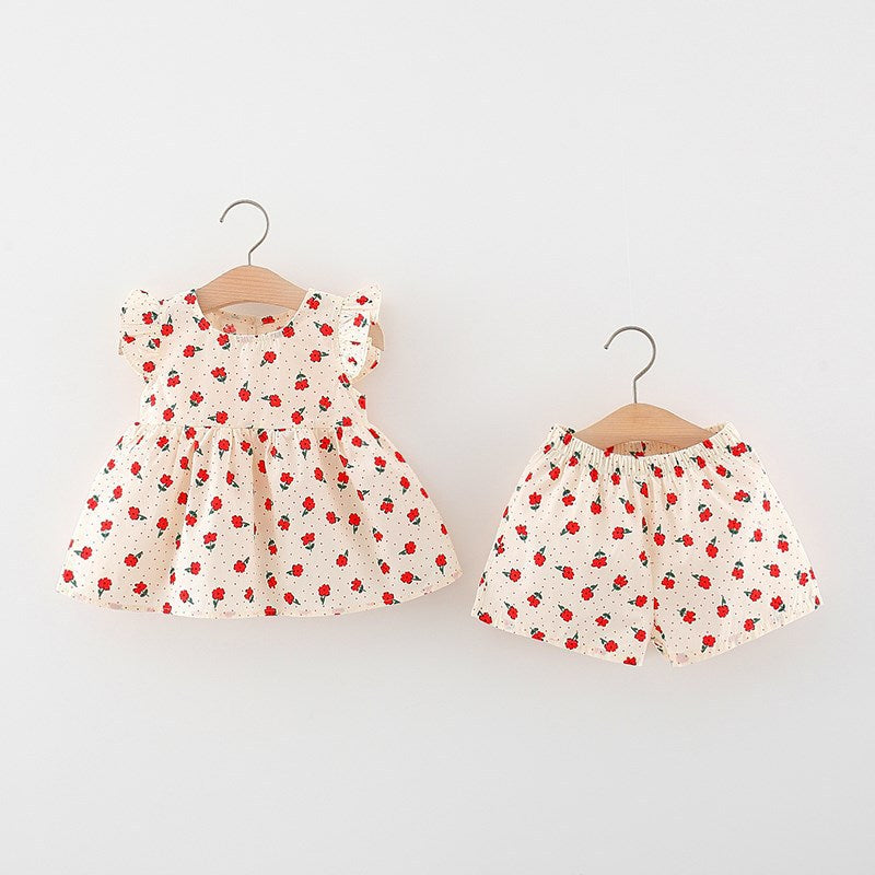 Girls&#039; new summer suit with western style and polka dots printed back, big wings, flying sleeve skirt and cute cotton shorts. 0.3kg