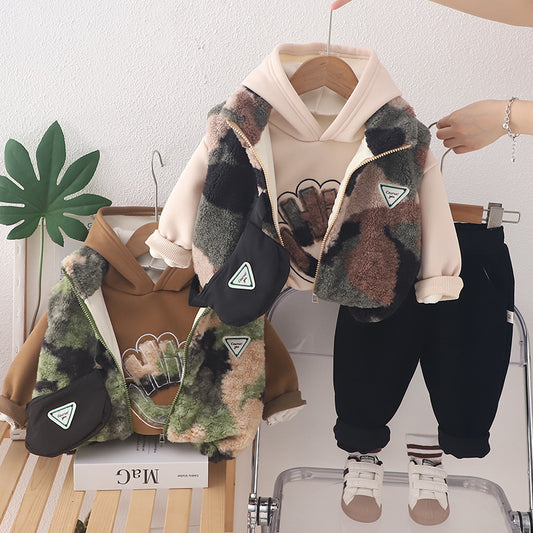 A new autumn boys with bags, camouflage vest, long-sleeved three-piece set, boys' casual trousers set