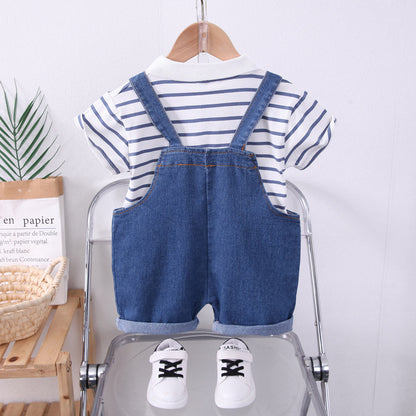 Conjunto de verano para niño 2024 Nuevo estilo extranjero Conjunto de dos piezas de manga corta con tirantes de mezclilla plateados y solapa de verano para niños 0,3 kg 