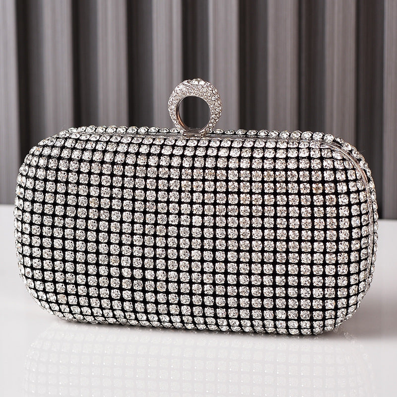 Una bolsa de cena con diamantes de imitación de venta directa de fábrica de Yixinglong, una bolsa de fiesta con diamantes grandes de plata, una bolsa de banquete noble y brillante, una bolsa de mujer transfronteriza 