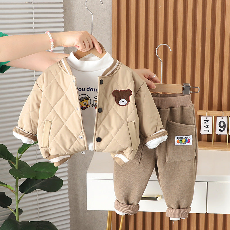 A boys winter suit, new foreign style baby cotton-padded clothes, thickened three-piece set, baby autumn and winter clothes to keep warm