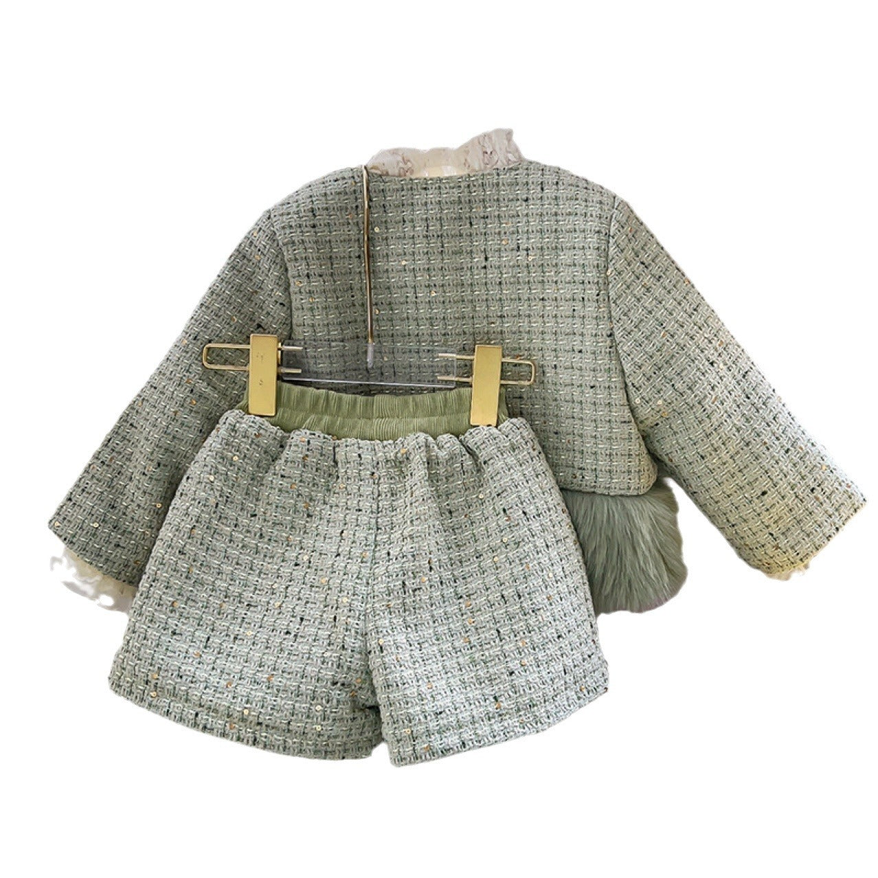 A Korean version of girls' Xiaoxiangfeng set, winter new plush spliced jacket and shorts two-piece set