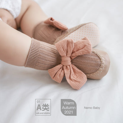 A autumn baby leather sole floor shoes and socks baby socks medium tube anti-drop Korean version bow princess socks toddler socks shoes