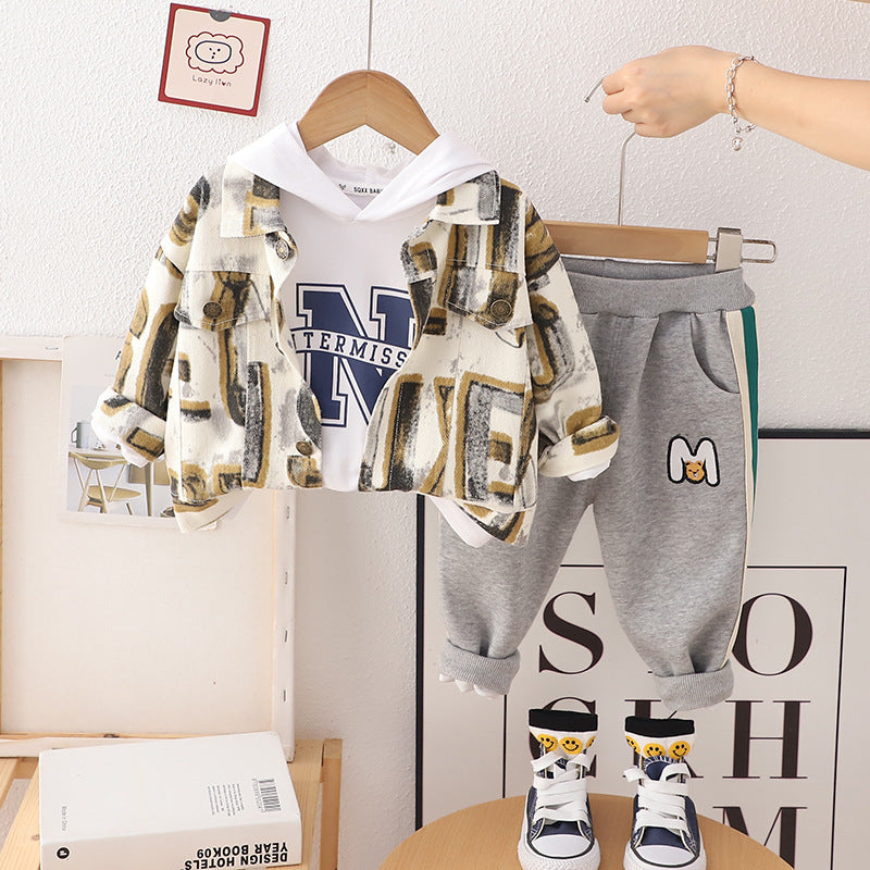 Spring and autumn new children&#039;s fashion baby full printed letter coat long sleeve suit boy fashion autumn three-piece suit. 0.3KG