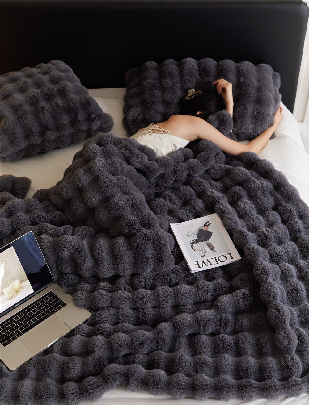 A Tuscan Blanket Imitation Rabbit Blanket Bubble Plush Blanket Double Sided Thickened Office Nap Blanket Sofa Blanket