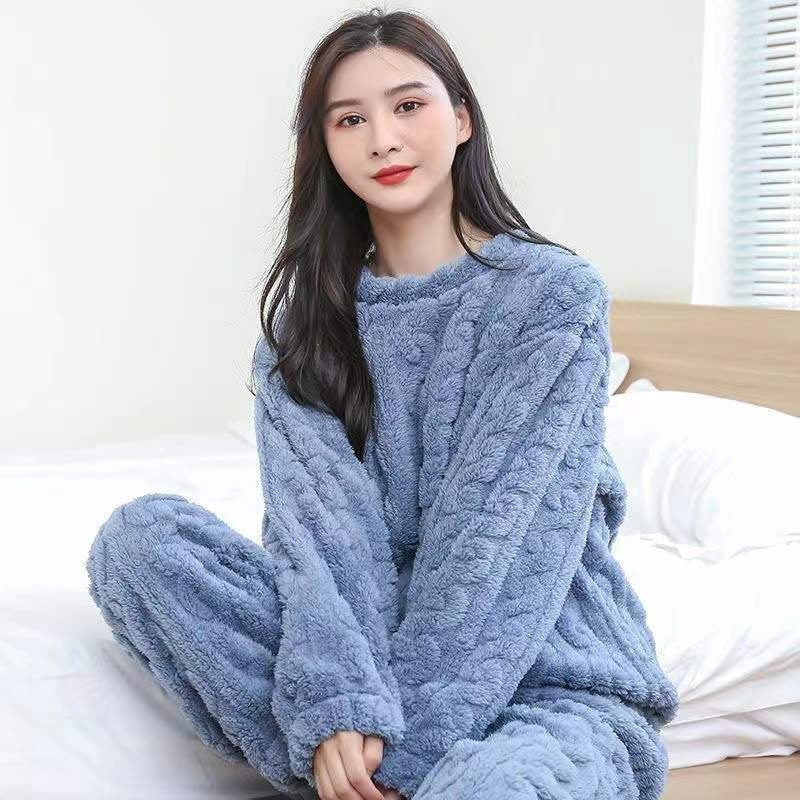 A Strictly selected coral fleece pajamas women's autumn and winter jacquard comfortable cotton fleece thickened loungewear two-piece set loose warm suit