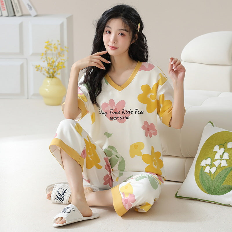 A pajamas women's summer cartoon pure cotton short-sleeved cropped pants casual loose round neck can be worn outside summer loungewear suit