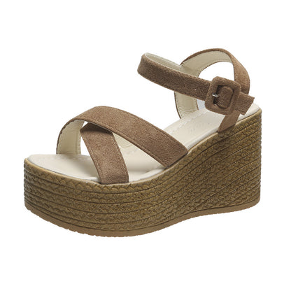 Sandalias de mujer de comercio exterior de gran tamaño 2022 verano nuevo pastel de pino tacón pendiente sandalias de suela gruesa plataforma impermeable sandalias de gamuza para mujer 