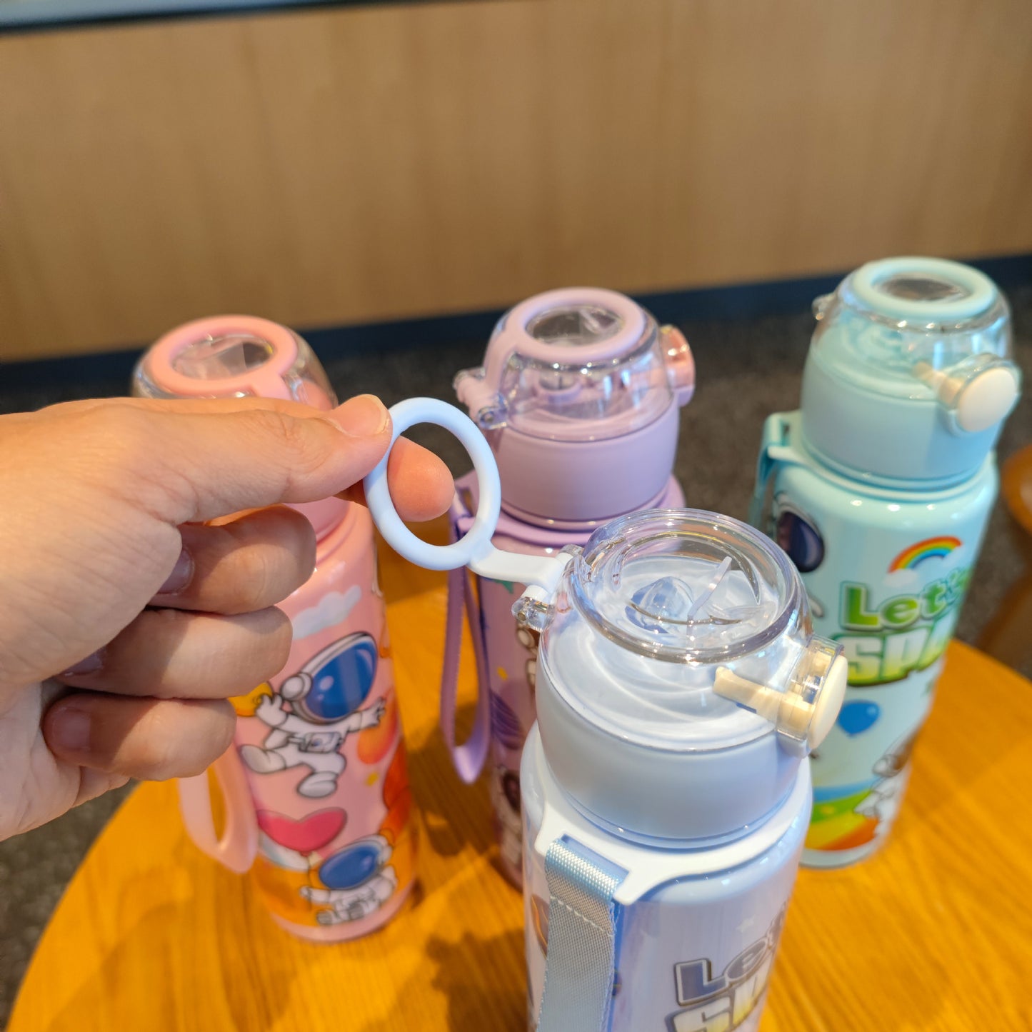 Vaso de plástico con pajita para astronauta espacial transfronterizo, elevador de cuerda de plástico, vaso espacial de fitness, vaso para estudiantes adultos 