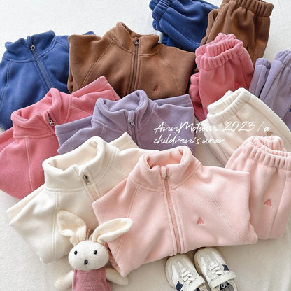 Ropa infantil estrella Yuan para niñas, traje para niñas, otoño e invierno 2023, nueva camiseta polar para niñas, más terciopelo para mantener el calor 