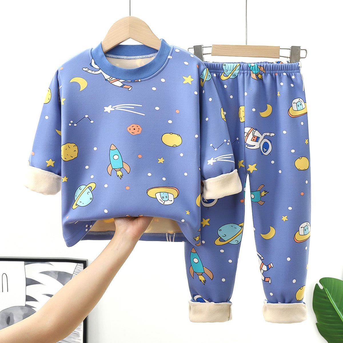 A Children's thermal underwear set Boys, middle children and girls fleece thickened long johns baby pajamas infant children's clothing