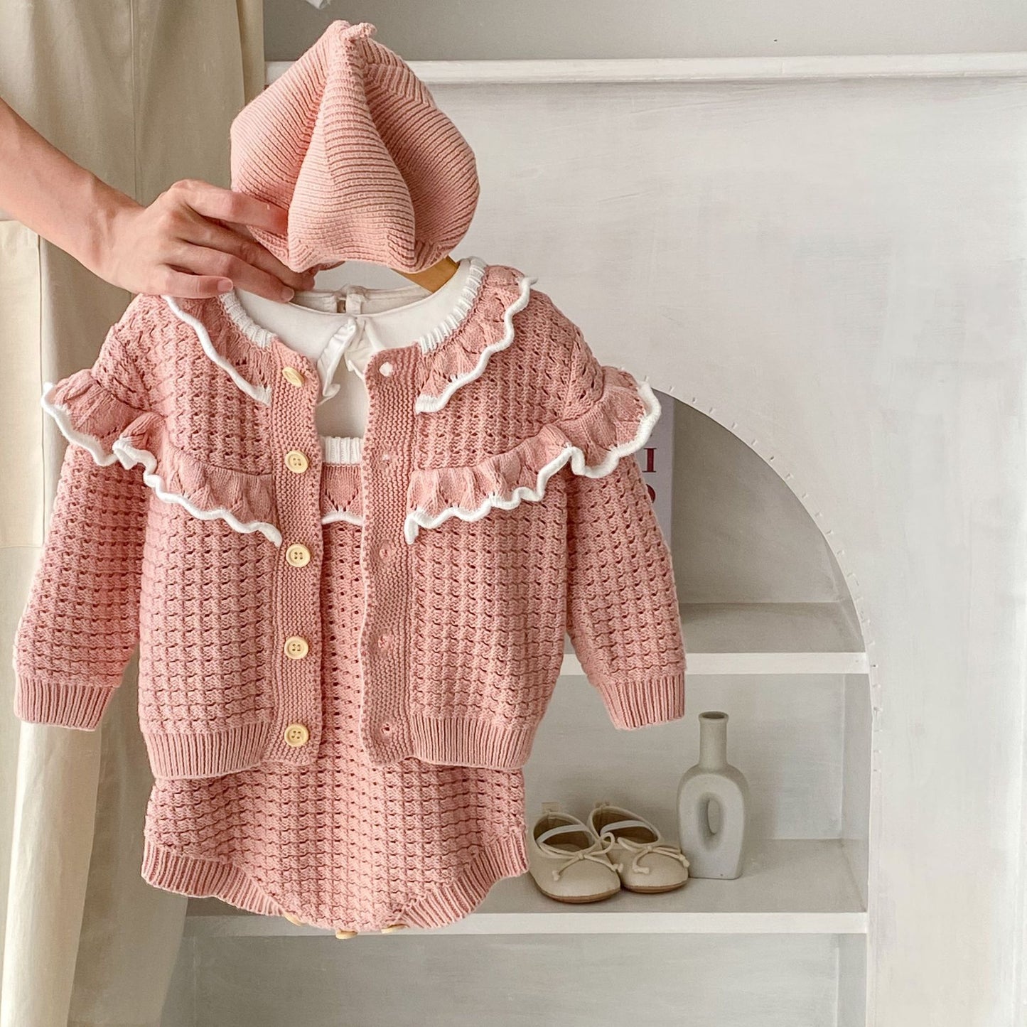 A autumn Internet celebrity infants, children and girls, baby lotus leaf edge knitted jacket + strap Romper climbing clothes 2-piece set