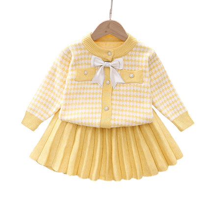 A Korean version of 4-year-old girl's small fragrant sweater cardigan set skirt 5-year-old female treasure foreign style knitted round neck jacket short skirt