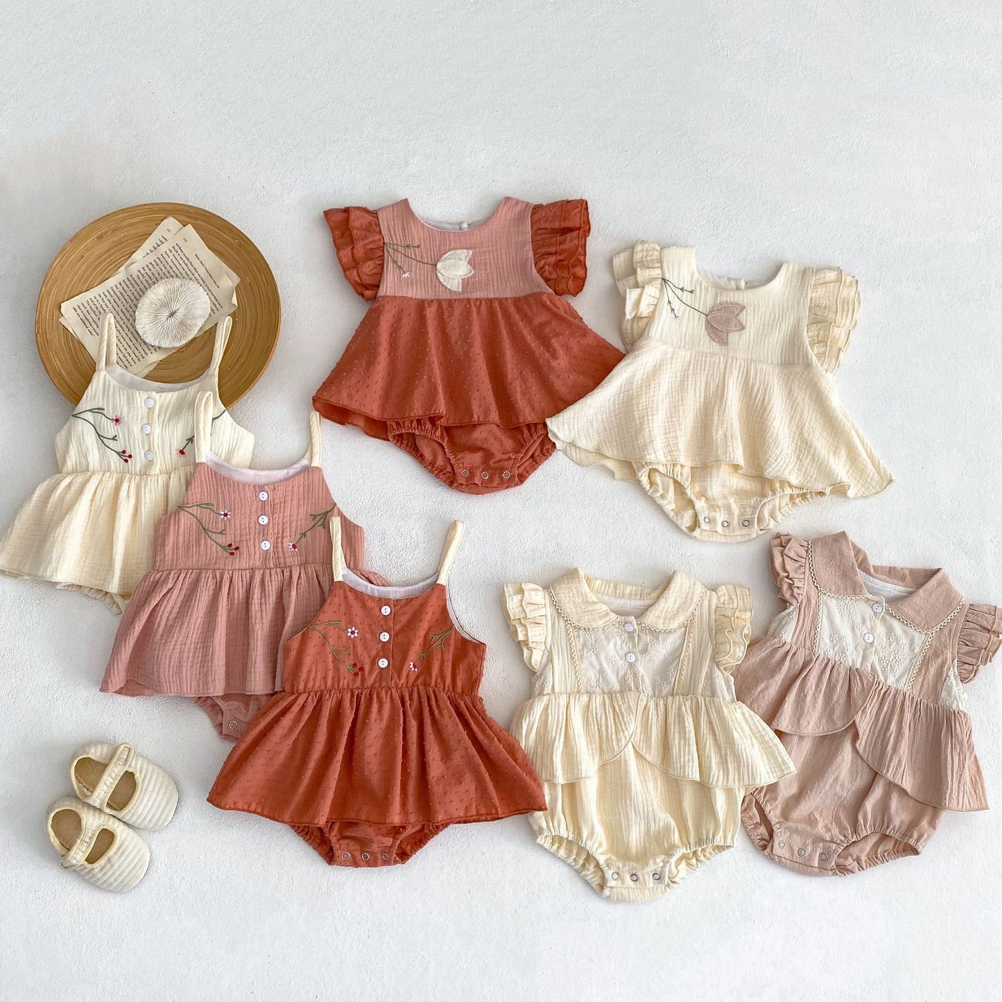 A 2024 children's clothing summer triangle skirt baby girl jumpsuit embroidered Korean version princess skirt jumpsuit