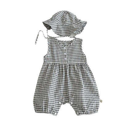 A girl baby summer thin floral bag fart clothes crawling baby western style plaid sleeveless vest jumpsuit to send a hat.