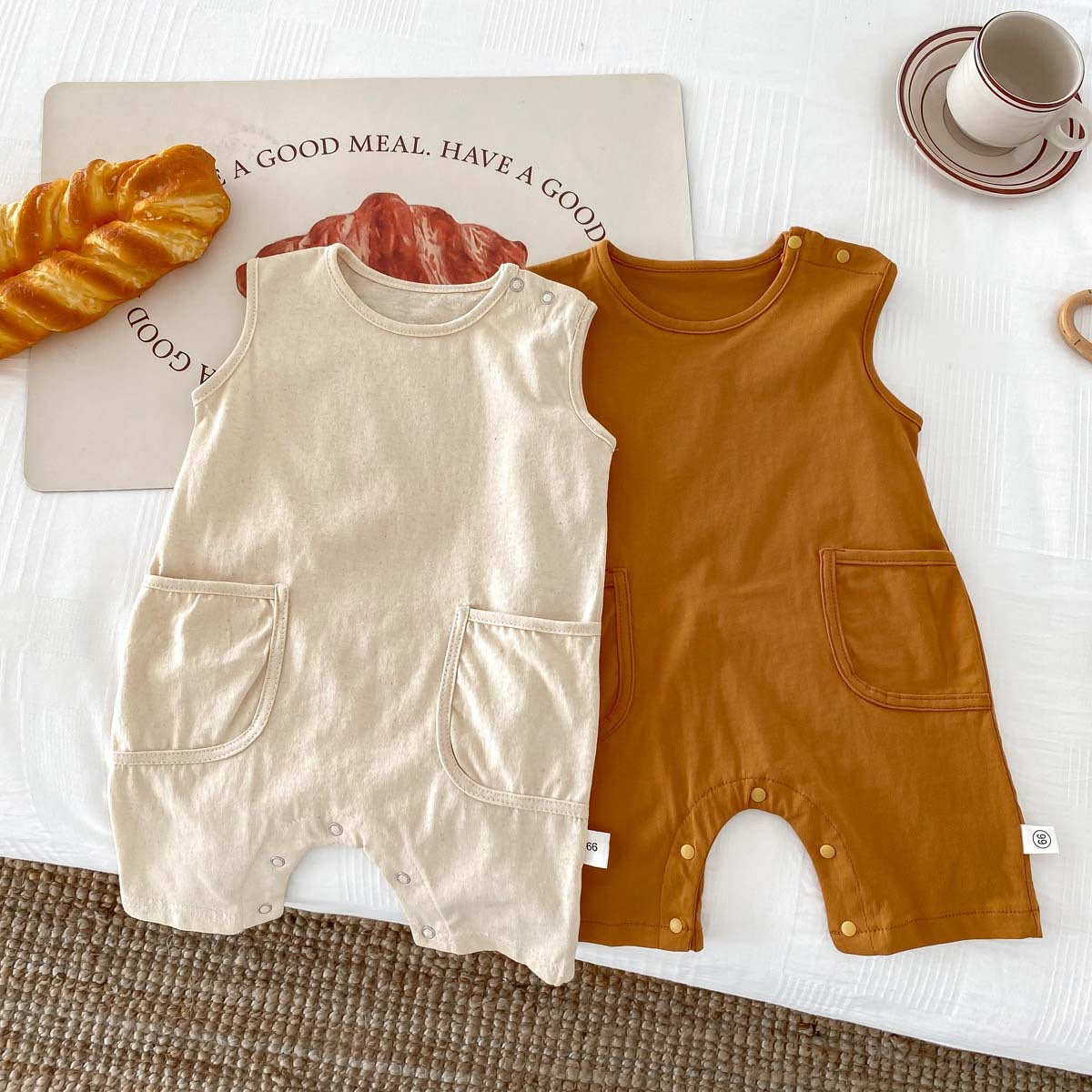 A Korean version of summer new baby jumpsuit ins Nordic style men's and women's baby solid color sleeveless vest jumpsuit