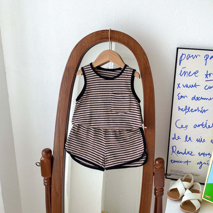 Un chaleco sin mangas coreano de verano para niños, traje de color sólido para niños y niñas, conjunto de dos piezas de ropa de bebé fina y fresca para salidas 