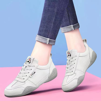 Foreign trade small white shoes, women's shoes with leather surface, sports and leisure flat soles, Korean version, fashionable soft soles, lightweight single shoes, and sports shoes for distribution